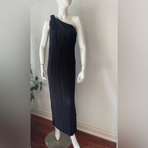 See you monday Black Pleated One-Shoulder Dress long maxi